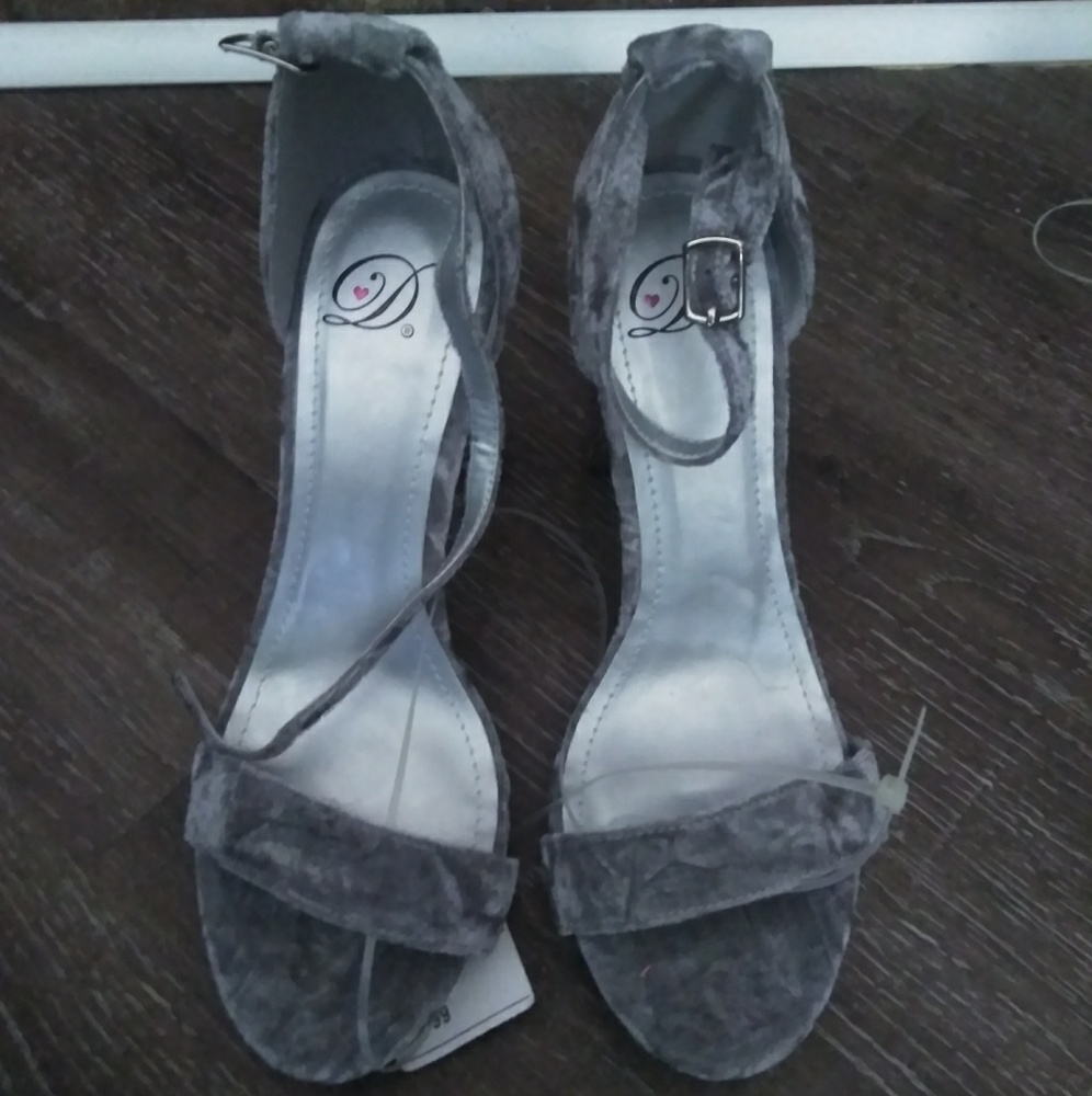 Brand new heels